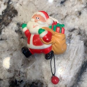 Pull string Santa gifts brooch pin